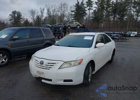 2007 Toyota Camry Le z USA, uszkodzony, nr VIN 4T1BE46K67U722677